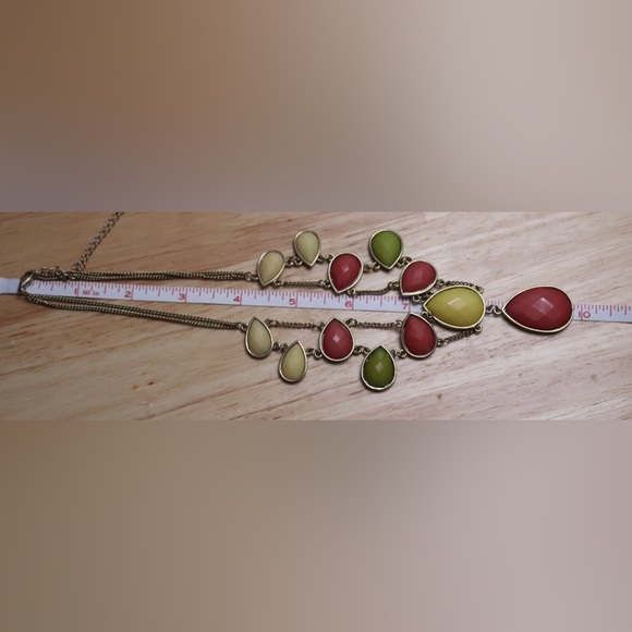 Vintage inspired pink, light green, light yellow, and cream necklace - Picture 5 of 8